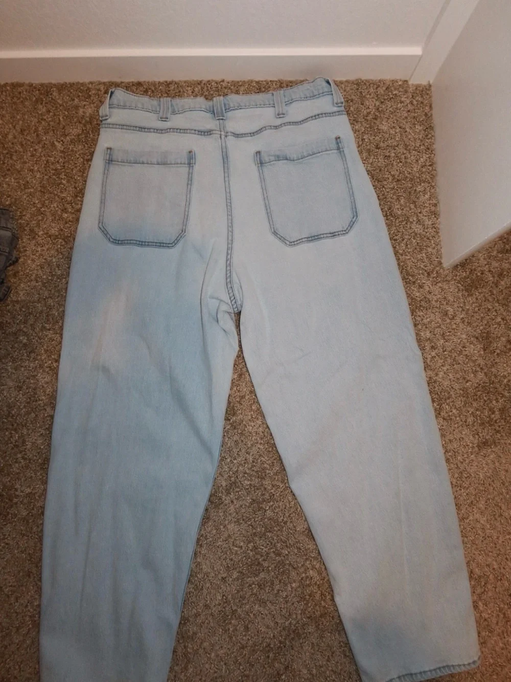 Light Wash Baggy Men’s Jeans